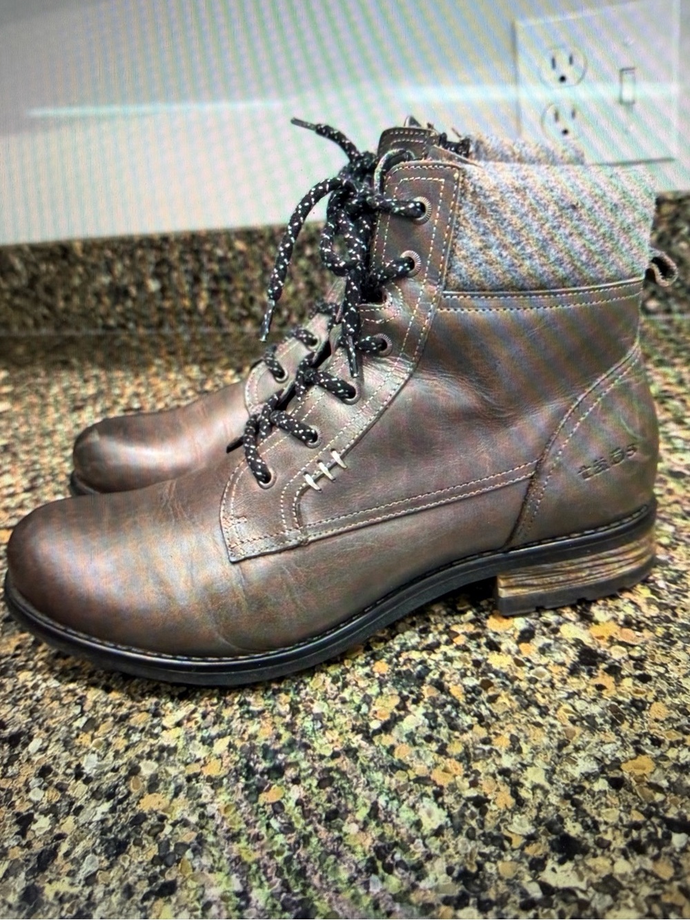 Taos 42 Brown Lace-Up Women's Ankle Boots